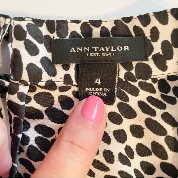 Ann Taylor Black and White Animal Print Sleeveless Raised Accents Size 4 - Picture 7 of 7